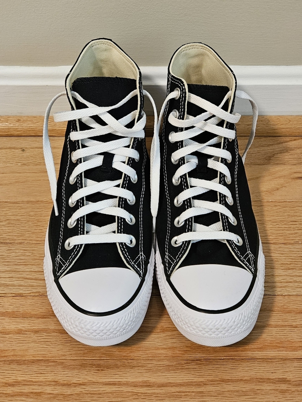 NWOB Converse Chuck Taylor All Star High Top Black Unisex Classic Sneakers NWOB
